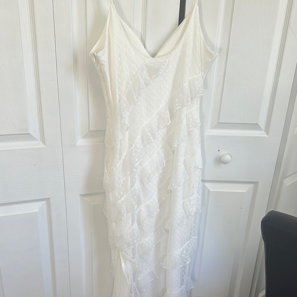 Elegant White Ruffled Dress - Picture 7 of 7